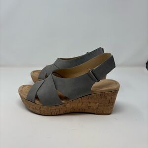 CL By Laundry Delight Nubuck Wedge Heel Sandals Light Grey Womens 9.5M